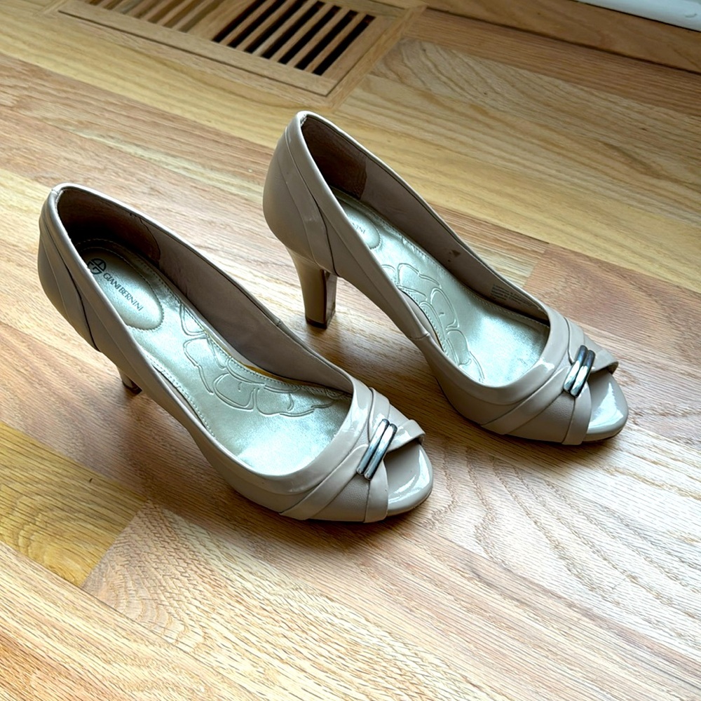 Giani Bernini Vicenta Nude Heels size 7
